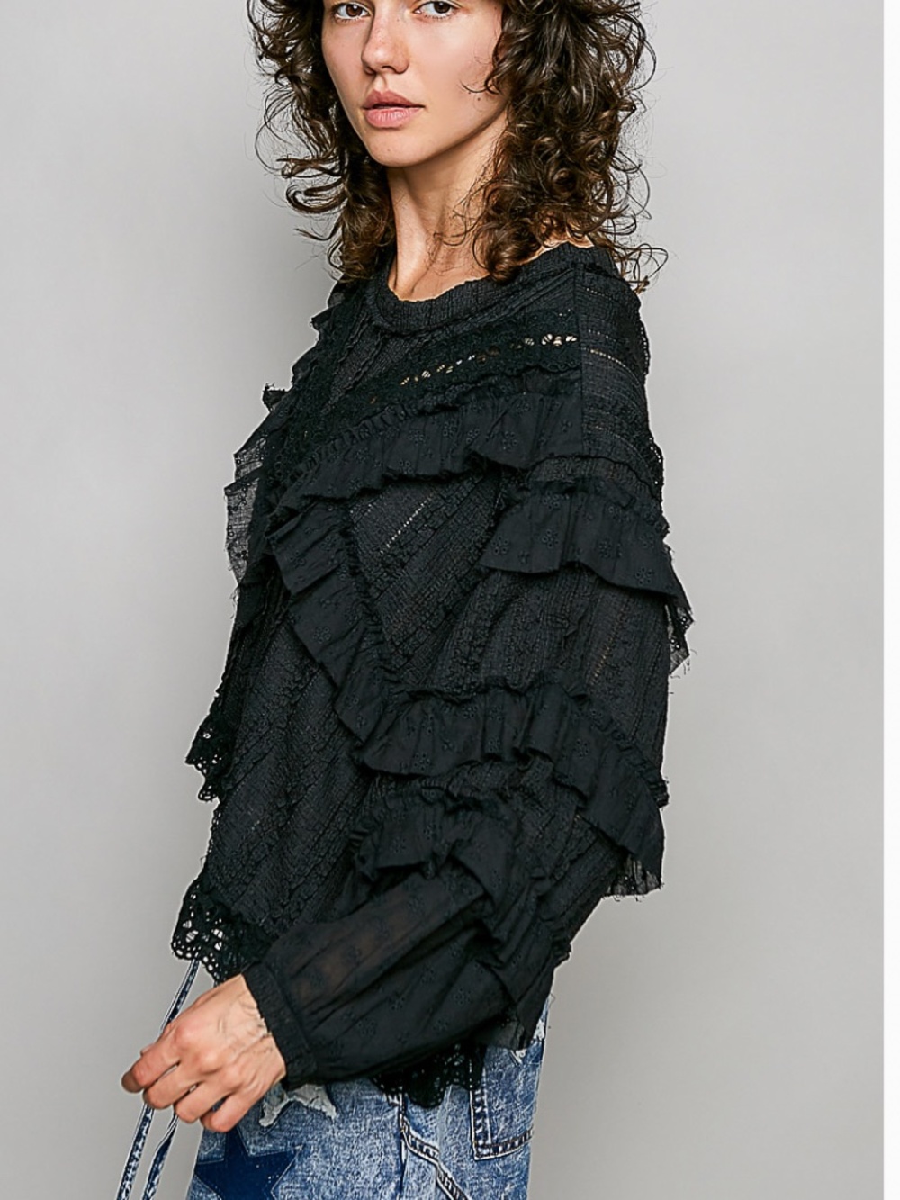 🎉POL “ PRINCETON 2 “ POL Eyelet Ruffle Raw Edge Trim Lace Solid Knit Top 28 - Picture 4 of 9